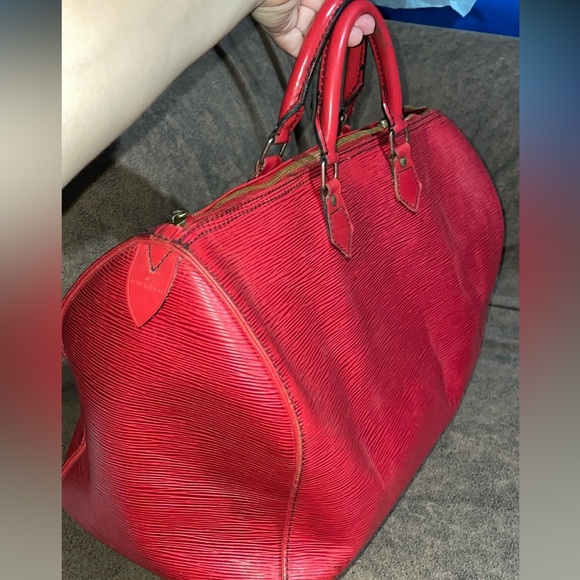 Louis Vuitton Red Duffel Bag zipper issue - Picture 1 of 16
